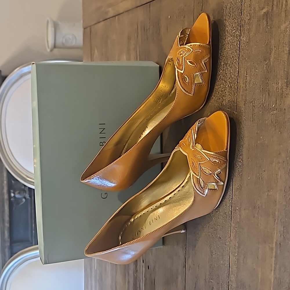 Beautiful Heels by Gianni Bini